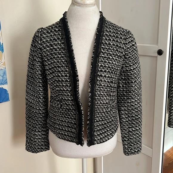 Talbots Tweed Lady Jacket in Black/White/Gold with a Small Ruffle Detail - 2P - Picture 3 of 10